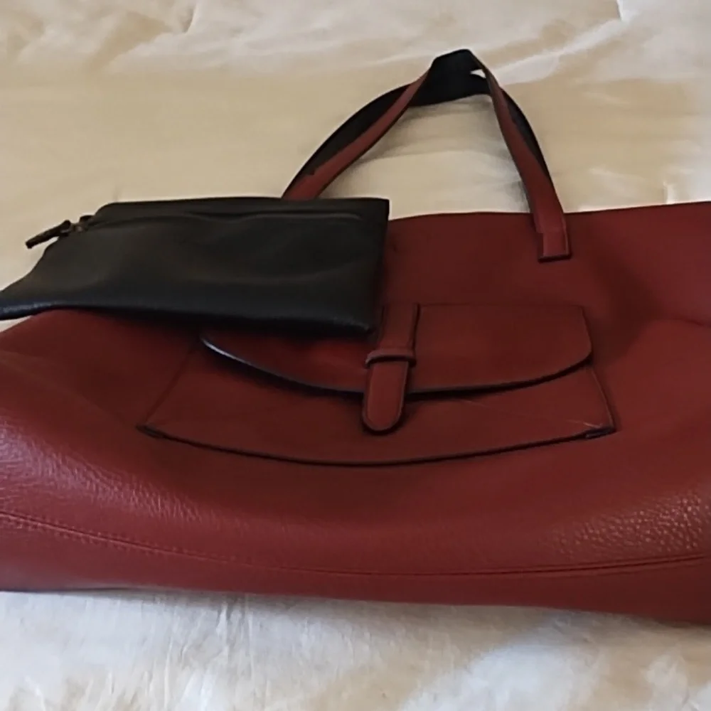 G.H. BASS&CO. WOMEN TOTE BAG NEW, NEVER USED. EXTRA LARGE. FAUX LEATHER.